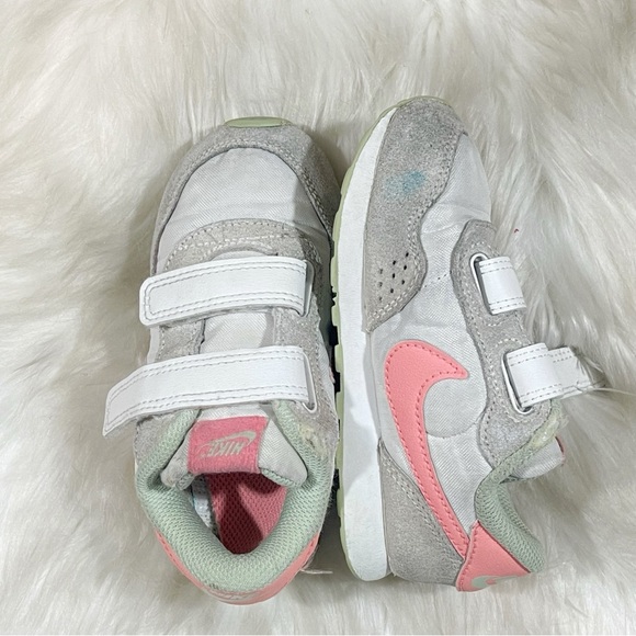 Nike Little Girl MD Valiant Low Gaze Sneakers - Picture 4 of 12